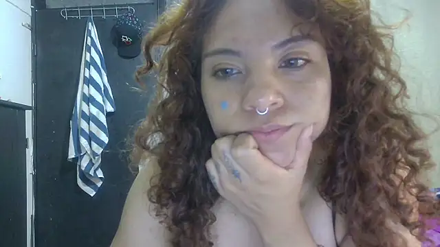 Snapshot of VioletV chatting on 05.22.26 VioletV online show from 05.22.26