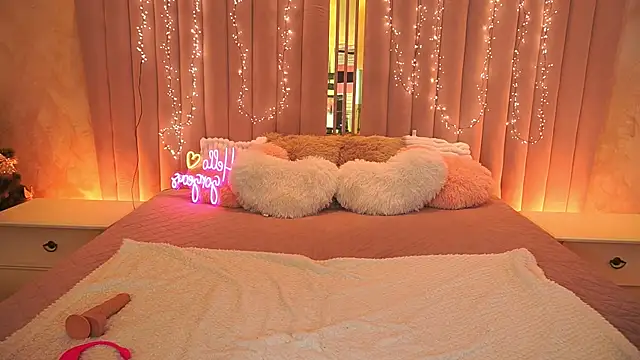 HeavenElle online show from 12.17.25