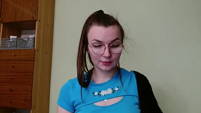 LooveELLYx online show from 01.23.25