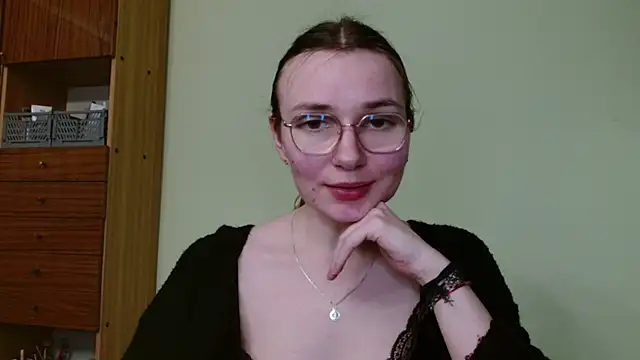 LooveELLYx online show from 02.05.25