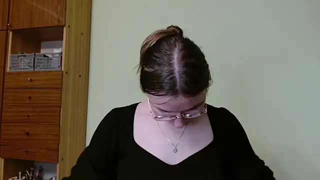 LooveELLYx online show from 02.26.25