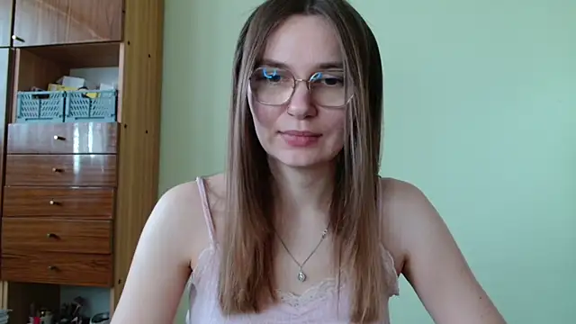 LooveELLYx online show from 09.26.25