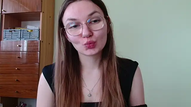 LooveELLYx online show from 02.27.26