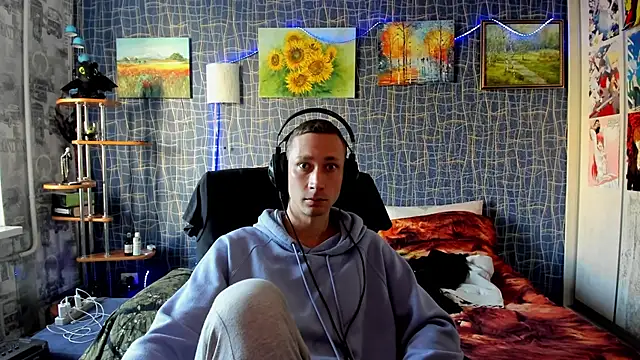 CuteBoy228 online show from 10.31.25