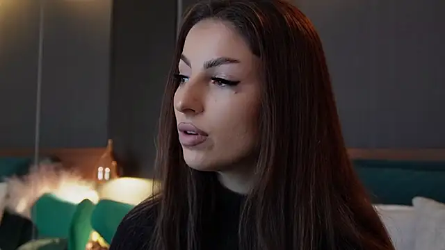 Snapshot of EmilyTrix chatting on 11.06.25 EmilyTrix online show from 11.06.25