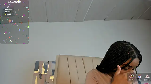 Snapshot of Sophia_Ebony chatting on 10.01.25 Sophia Ebony online show from 10.01.25