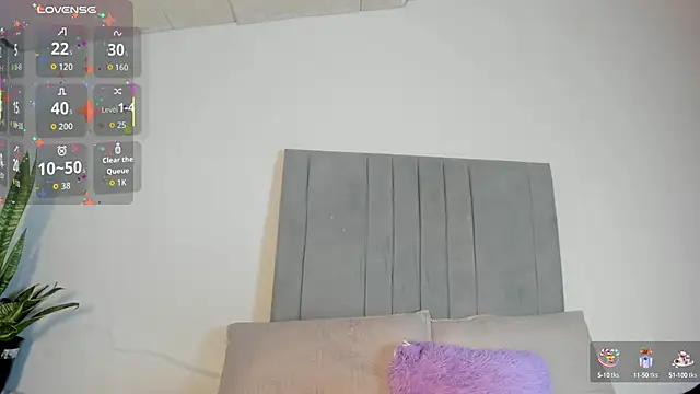 Snapshot of Sophia_Ebony chatting on 10.14.25 Sophia Ebony online show from 10.14.25