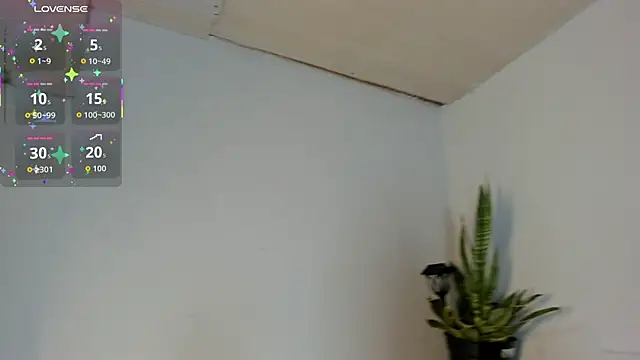 Snapshot of Sophia_Ebony chatting on 10.17.25 Sophia Ebony online show from 10.17.25
