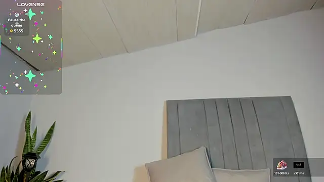 Snapshot of Sophia_Ebony chatting on 10.20.25 Sophia Ebony online show from 10.20.25