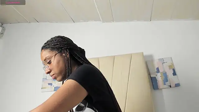 Snapshot of Sophia_Ebony chatting on 05.28.26 Sophia Ebony online show from 05.28.26