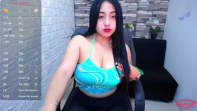 Snapshot of isabelsaenzxx chatting on 09.24.25 isabelsaenzxx online show from 09.24.25
