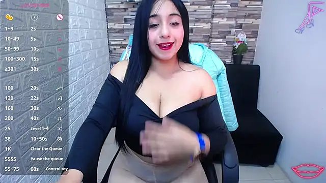 Snapshot of isabelsaenzxx chatting on 10.16.25 isabelsaenzxx online show from 10.16.25
