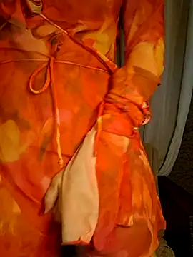 CelynaRoss online show from 10.19.25