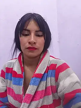 Snapshot of karinnahotdirty chatting on 06.12.26 karinnahotdirty online show from 06.12.26