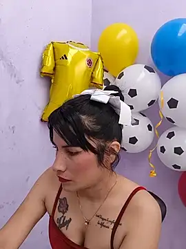 Snapshot of karinnahotdirty chatting on 07.04.26 karinnahotdirty online show from 07.04.26