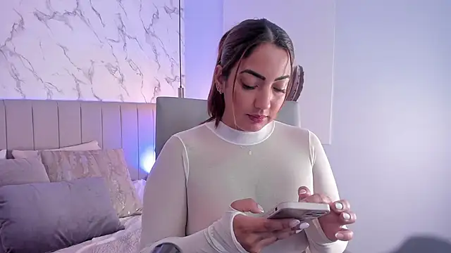 Karlla Brown online show from 12.02.25