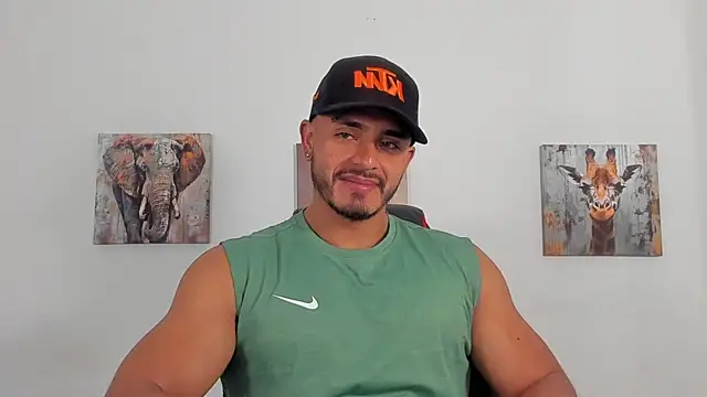 Snapshot of magnusclark chatting on 07.13.26 magnusclark online show from 07.13.26