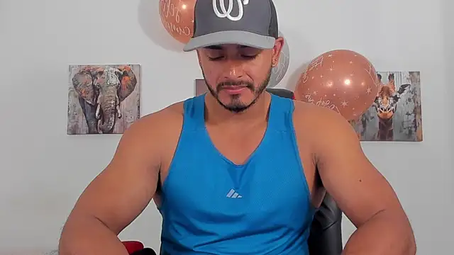 Snapshot of magnusclark chatting on 07.15.26 magnusclark online show from 07.15.26