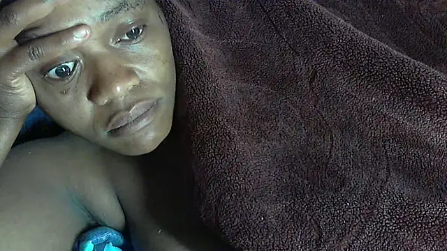 Snapshot of sexythae32 chatting on 09.23.25 sexythae32 online show from 09.23.25