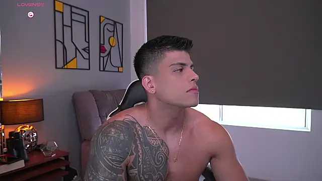 Snapshot of tyler_muscle1 chatting on 02.05.26 tyler muscle1 online show from 02.05.26