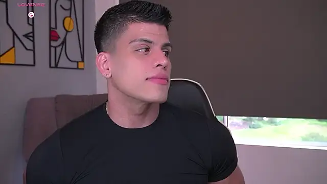 Snapshot of tyler_muscle1 chatting on 02.06.26 tyler muscle1 online show from 02.06.26