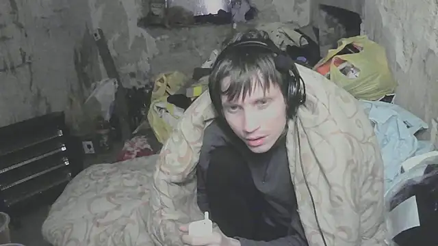 Snapshot of makarov1993 chatting on 04.28.26 makarov1993 online show from 04.28.26