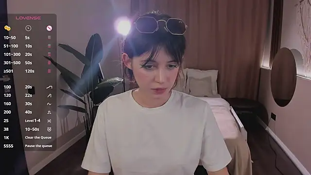 Snapshot of chloe_dreammm chatting on 02.10.26 chloe dreammm online show from 02.10.26