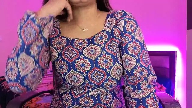 Snapshot of BABY_RANI_ chatting on 02.14.26 BABY RANI online show from 02.14.26