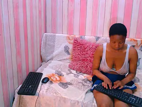 Snapshot of ebonyfirexx chatting on 10.24.25 ebonyfirexx online show from 10.24.25