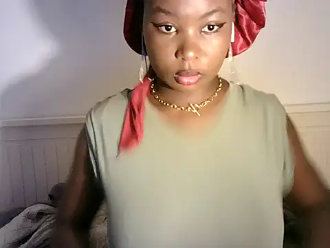 Snapshot of zoe215 chatting on 06.27.26 zoe215 online show from 06.27.26