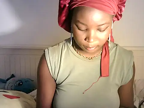 Snapshot of zoe215 chatting on 06.27.26 zoe215 online show from 06.27.26