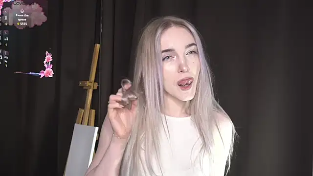 MaeEversley online show from 09.10.25