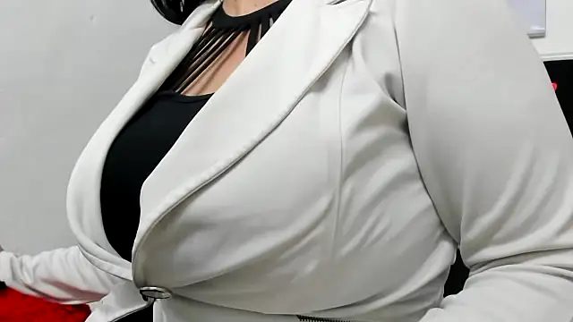 Snapshot of katherine_blair chatting on 02.19.26 katherine blair online show from 02.19.26