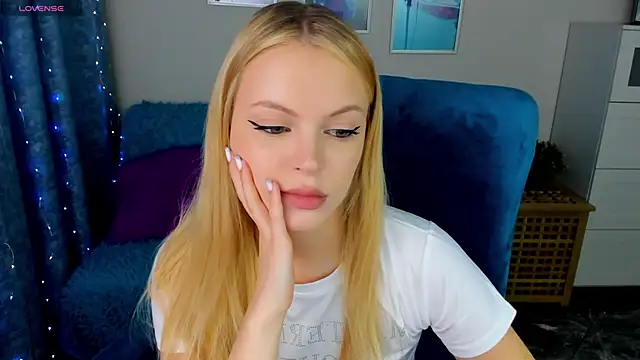 KatherineePierce online show from 11.30.25