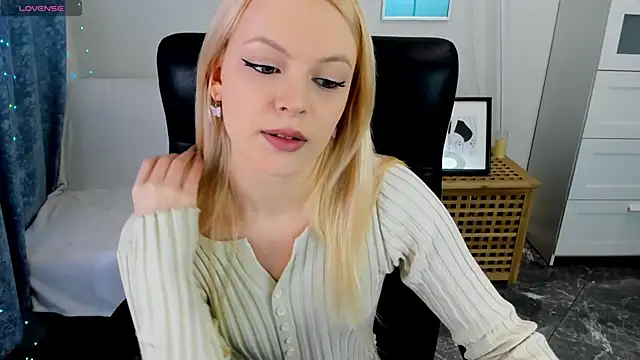 KatherineePierce online show from 04.12.26