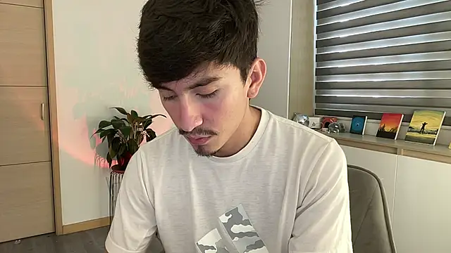 sweettaaron01 online show from 10.28.25