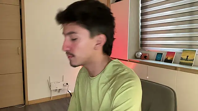 sweettaaron01 online show from 12.15.25