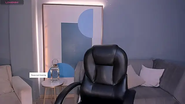 Snapshot of SarahYates chatting on 04.29.26 SarahYates online show from 04.29.26