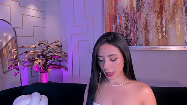 IsabellaMoreau online show from 10.11.25