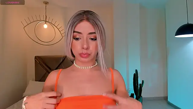 IsabellaMoreau online show from 02.06.26