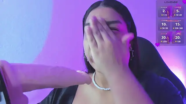 Snapshot of giselle_upp chatting on 09.13.25 giselle upp online show from 09.13.25