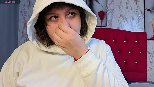 Larissa Antonella online show from 11.11.25