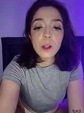 Snapshot of summi10 chatting on 09.17.25 summi10 online show from 09.17.25