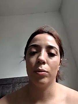 Snapshot of summi10 chatting on 09.18.25 summi10 online show from 09.18.25