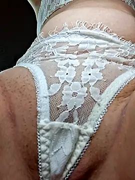 Snapshot of Olivia_OliV chatting on 10.10.25 Olivia OliV online show from 10.10.25