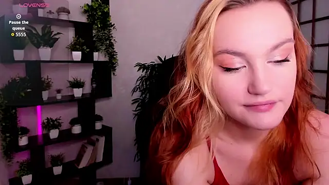 Snapshot of Ida_FaneStain chatting on 02.12.26 Ida FaneStain online show from 02.12.26