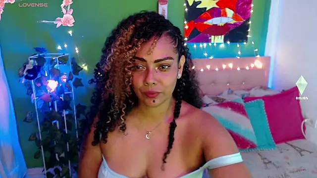 Snapshot of katherinnyazz chatting on 09.22.25 katherinnyazz online show from 09.22.25