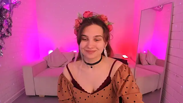 Snapshot of TessaMill chatting on 04.24.26 TessaMill online show from 04.24.26