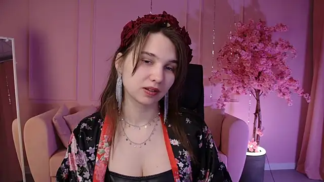 Snapshot of TessaMill chatting on 04.30.26 TessaMill online show from 04.30.26