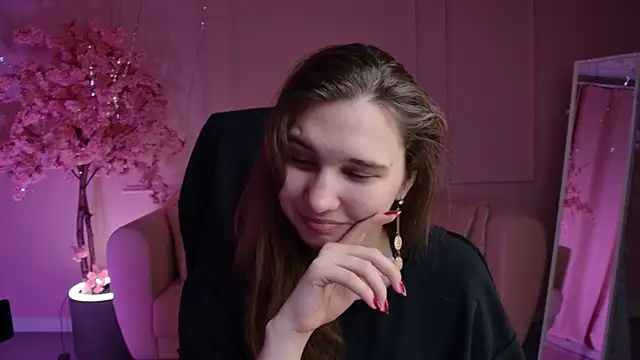 Snapshot of TessaMill chatting on 05.31.26 TessaMill online show from 05.31.26